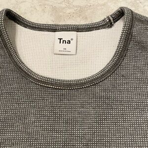 Aritzia TNA T Shirt size XS